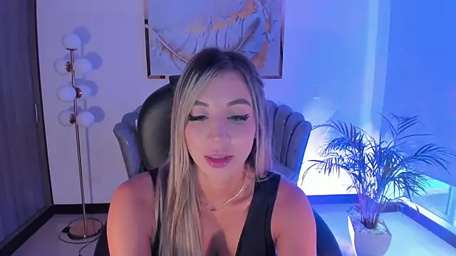 Snapshot of ZoePresleyX chatting on 1, 2, 2025 ZoePresleyX online show from 1, 2, 2025