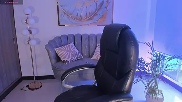 Snapshot of ZoePresleyX chatting on 5, 2, 2025 ZoePresleyX online show from 5, 2, 2025