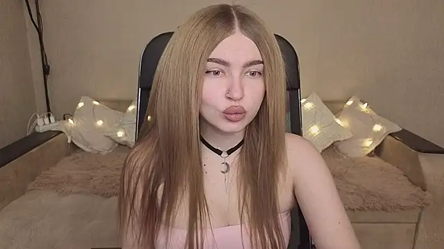 ViolettaLopez online show from 24, 11, 2025