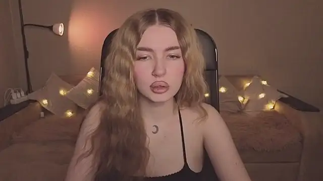 ViolettaLopez online show from 15, 2, 2026