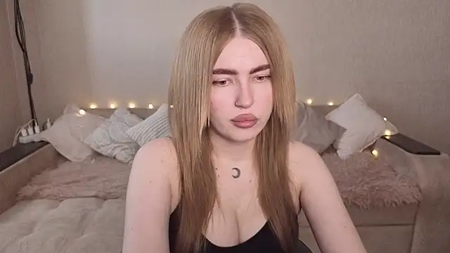 ViolettaLopez online show from 8, 6, 2026