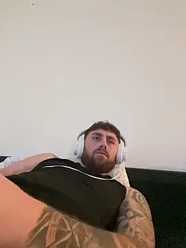 Snapshot of Cata9407 chatting on 14, 12, 2025 Cata9407 online show from 14, 12, 2025