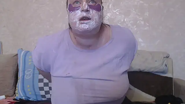 Snapshot of Amy_August chatting on 6, 2, 2025 Amy August online show from 6, 2, 2025
