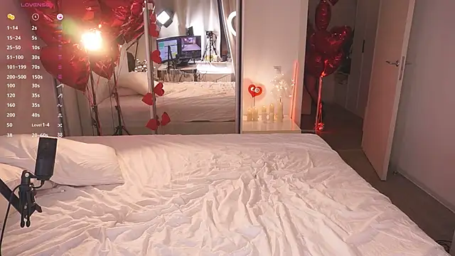 Snapshot of Ffoxyflame chatting on 24, 2, 2025 Ffoxyflame online show from 24, 2, 2025