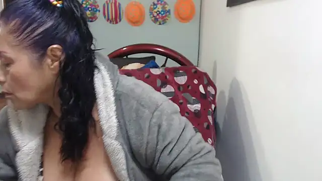 sexytitshot126 online show from 27, 6, 2026