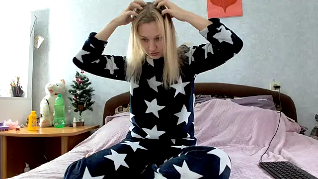 Snapshot of ModelEva chatting on 9, 12, 2024 ModelEva online show from 9, 12, 2024