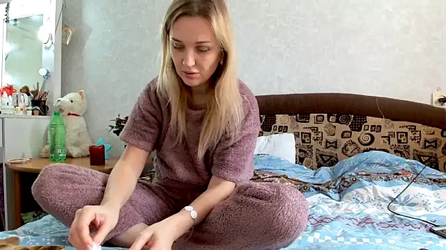 Snapshot of ModelEva chatting on 14, 2, 2025 ModelEva online show from 14, 2, 2025