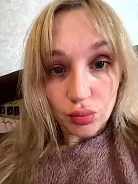 Snapshot of ModelEva chatting on 1, 10, 2025 ModelEva online show from 1, 10, 2025