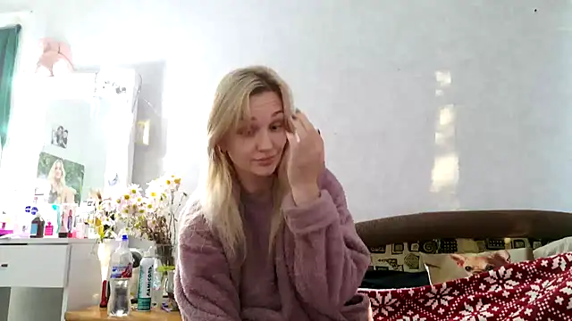 Snapshot of ModelEva chatting on 31, 10, 2025 ModelEva online show from 31, 10, 2025