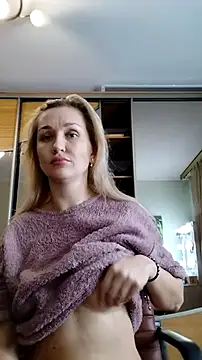 Snapshot of ModelEva chatting on 20, 11, 2025 ModelEva online show from 20, 11, 2025