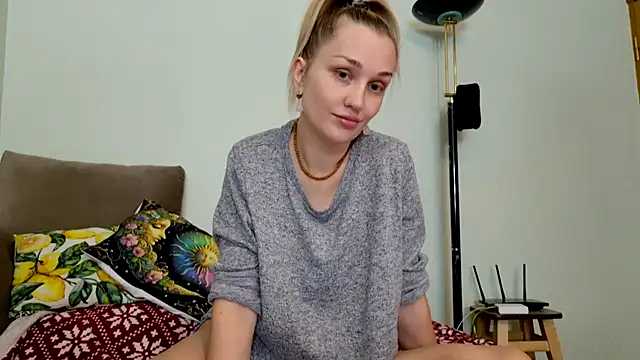 Snapshot of ModelEva chatting on 29, 11, 2025 ModelEva online show from 29, 11, 2025