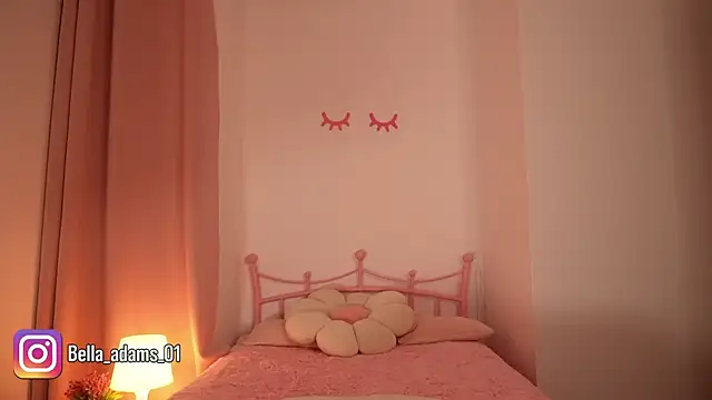 Snapshot of bella_adams_ chatting on 14, 12, 2025 bella adams online show from 14, 12, 2025