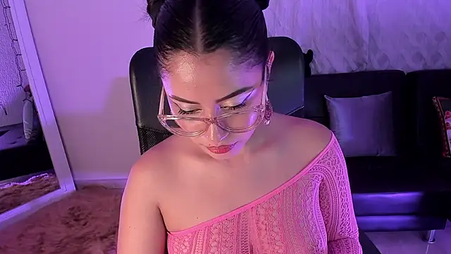 Snapshot of PaulinaBelushi chatting on 21, 12, 2024 PaulinaBelushi online show from 21, 12, 2024