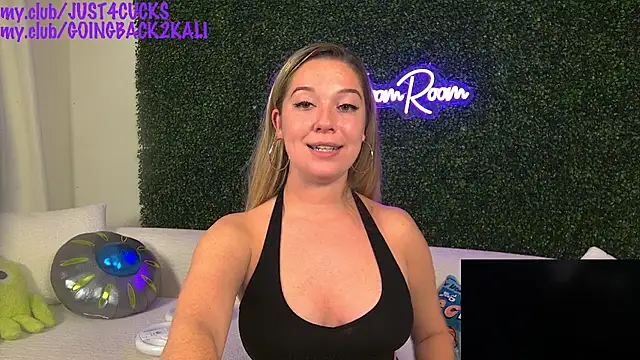 Snapshot of boomboomr00m chatting on 25, 9, 2025 boomboomr00m online show from 25, 9, 2025