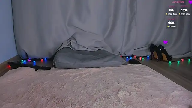 Snapshot of queen_carly chatting on 9, 12, 2024 queen carly online show from 9, 12, 2024