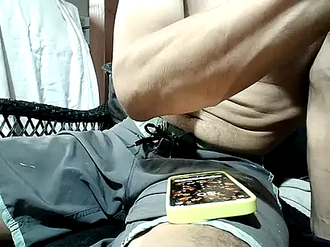 HungHawaiian808xh online show from 5, 11, 2025