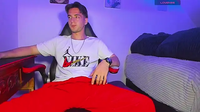 Snapshot of Alex_smith00 chatting on 27, 2, 2025 Alex smith00 online show from 27, 2, 2025