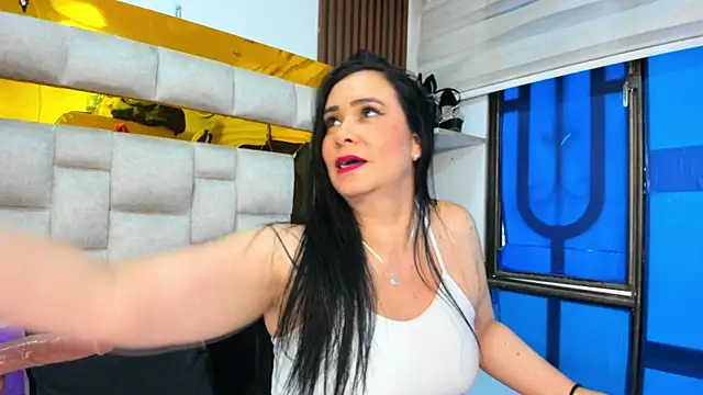 bigass monic online show from 15, 1, 2025