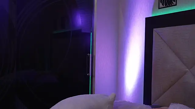 GirlGogo online show from 2, 2, 2025