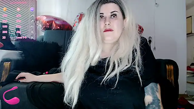 Snapshot of Psychobitch7 chatting on 4, 3, 2025 Psychobitch7 online show from 4, 3, 2025