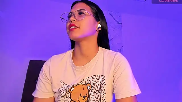 alysson 18 online show from 18, 11, 2025