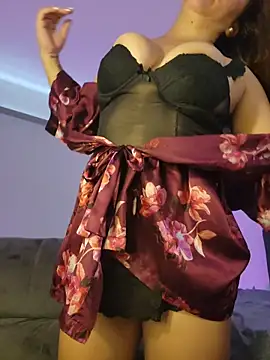 Snapshot of VickyHoult chatting on 23, 10, 2025 VickyHoult online show from 23, 10, 2025