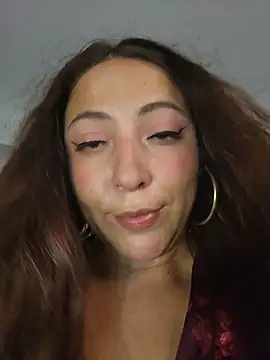 Snapshot of VickyHoult chatting on 4, 12, 2025 VickyHoult online show from 4, 12, 2025