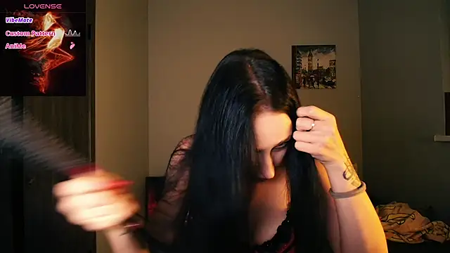 Snapshot of AliceTurnOn chatting on 2, 11, 2025 AliceTurnOn online show from 2, 11, 2025