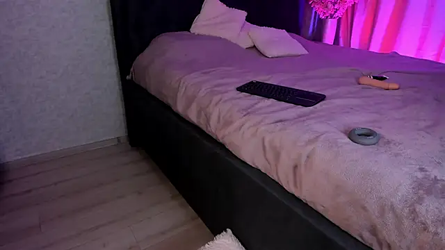 Snapshot of Kitty_Ricky chatting on 7, 10, 2025 Kitty Ricky online show from 7, 10, 2025