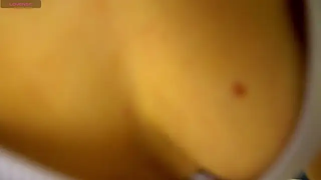 Snapshot of Danielle_Thomas chatting on 14, 12, 2025 Danielle Thomas online show from 14, 12, 2025