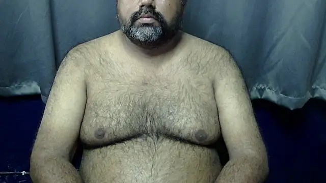 Snapshot of hairysubcub_70 chatting on 4, 7, 2026 hairysubcub 70 online show from 4, 7, 2026
