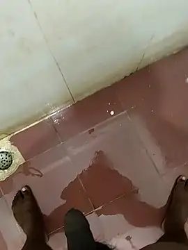 Snapshot of dinesh682 chatting on 9, 10, 2025 dinesh682 online show from 9, 10, 2025