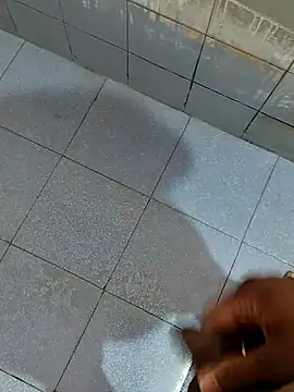 Snapshot of dinesh682 chatting on 23, 10, 2025 dinesh682 online show from 23, 10, 2025