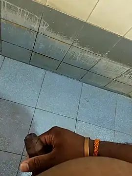 Snapshot of dinesh682 chatting on 3, 11, 2025 dinesh682 online show from 3, 11, 2025