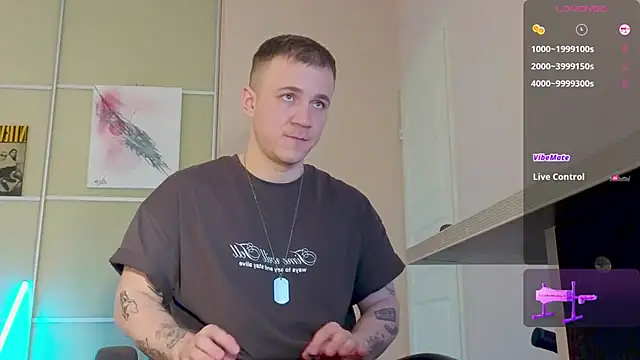 Snapshot of Ethan_and_mike chatting on 11, 9, 2025 Ethan and mike online show from 11, 9, 2025