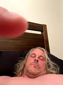 Snapshot of zeus337 chatting on 5, 12, 2025 zeus337 online show from 5, 12, 2025