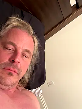 Snapshot of zeus337 chatting on 14, 12, 2025 zeus337 online show from 14, 12, 2025