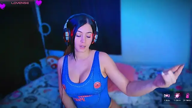 Snapshot of Mishukitty chatting on 9, 10, 2025 Mishukitty online show from 9, 10, 2025