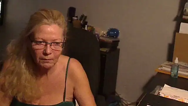 Snapshot of XTRAHORNYONE chatting on 7, 2, 2025 XTRAHORNYONE online show from 7, 2, 2025