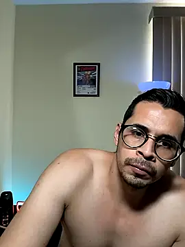 Snapshot of towers_j chatting on 11, 11, 2025 towers j online show from 11, 11, 2025