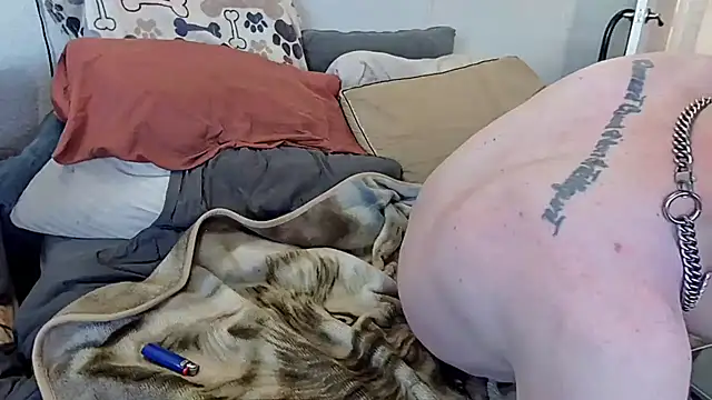 Snapshot of pyrowuff chatting on 28, 10, 2025 pyrowuff online show from 28, 10, 2025