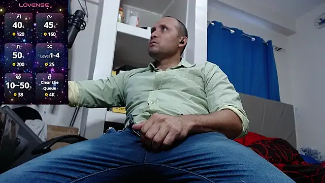 Snapshot of lewislamxxx_hot chatting on 10, 1, 2025 lewislamxxx hot online show from 10, 1, 2025