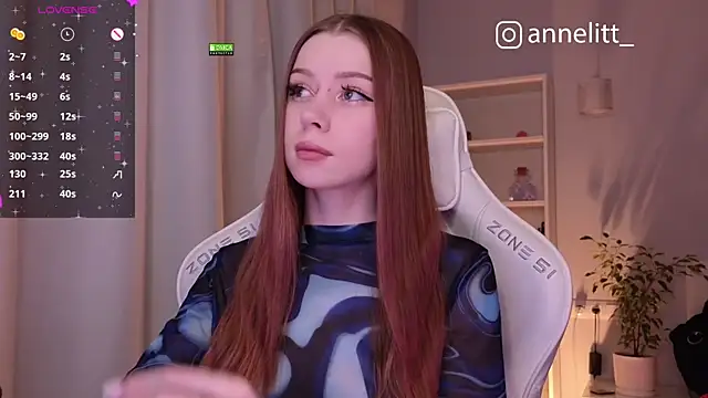 Snapshot of Annelitt chatting on 18, 12, 2024 Annelitt online show from 18, 12, 2024