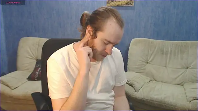 Snapshot of Touch_me_more_please chatting on 25, 11, 2025 Touch me more please online show from 25, 11, 2025