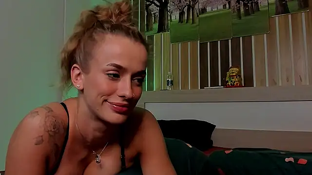 Snapshot of Dora_Banks chatting on 29, 4, 2026 Dora Banks online show from 29, 4, 2026
