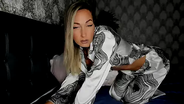 Snapshot of StarryHanna chatting on 18, 2, 2025 StarryHanna online show from 18, 2, 2025