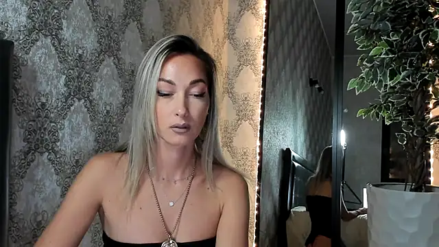 Snapshot of StarryHanna chatting on 28, 2, 2025 StarryHanna online show from 28, 2, 2025