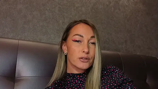 Snapshot of StarryHanna chatting on 15, 10, 2025 StarryHanna online show from 15, 10, 2025