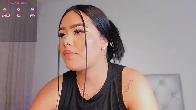 Snapshot of sophy_champagne chatting on 13, 2, 2025 sophy champagne online show from 13, 2, 2025