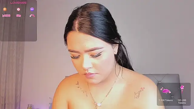 Snapshot of sophy_champagne chatting on 18, 2, 2025 sophy champagne online show from 18, 2, 2025